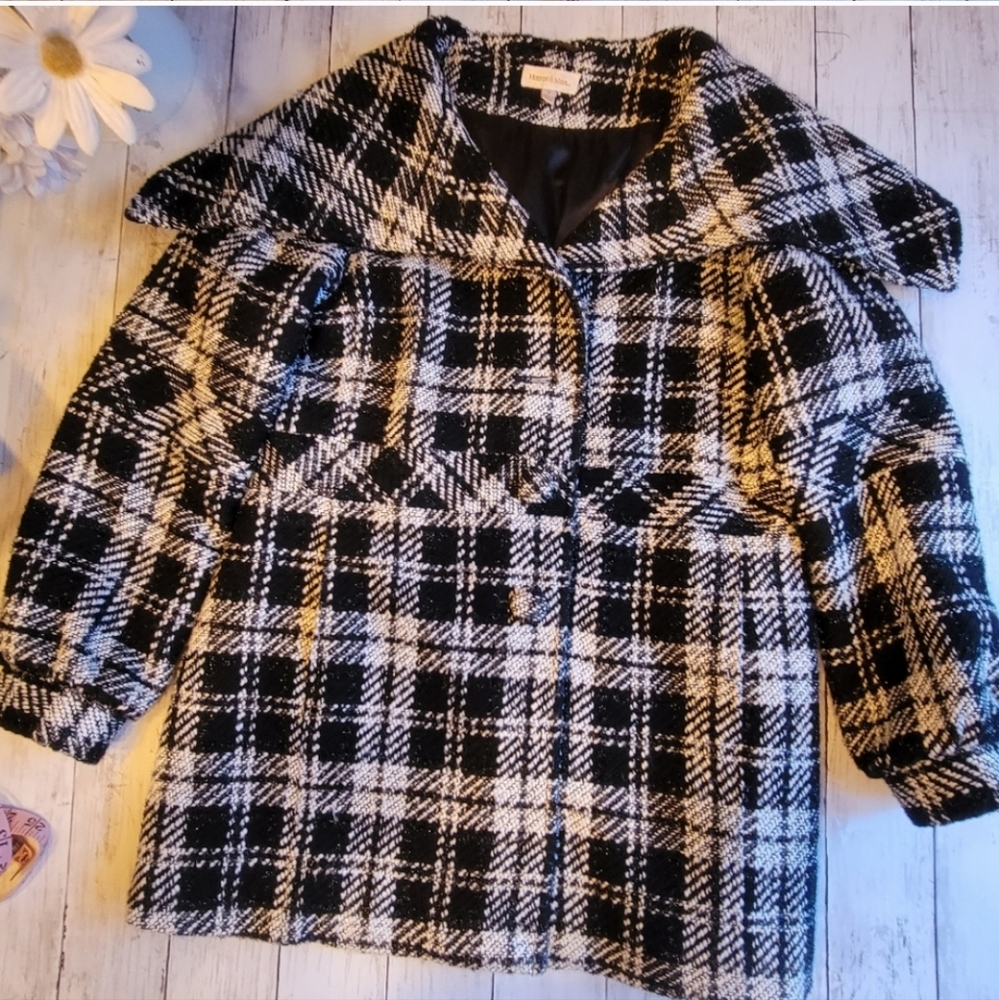 Monroe & Main Ladies Tweed Plaid coat Sz M